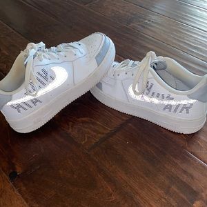 NIKE AIR FORCES 6.5Y